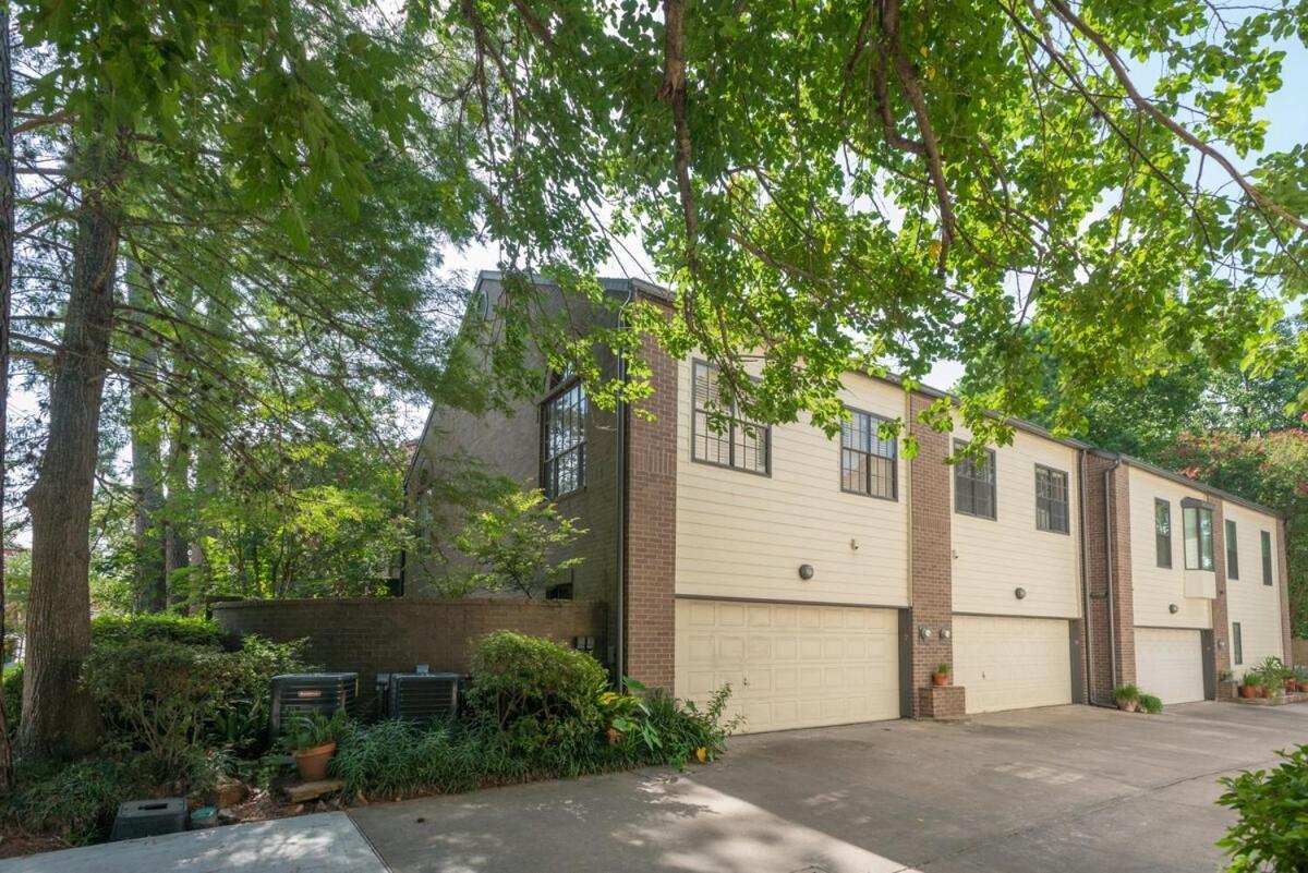 Unique Townhome Next To Memorial Park With Two Car Garage Houston Exteriér fotografie